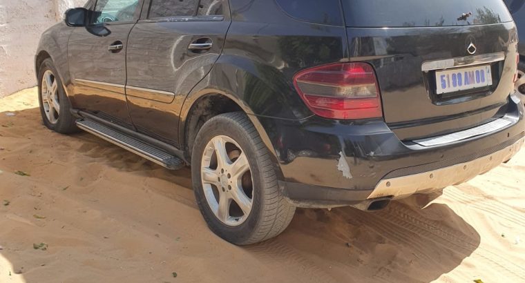 Mercedes ML 320 4Matic A vENDRE Prix 3 500 000 MRO prix à débattre.