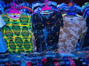 Pantalon, chemises et casquettes a vendre sur Nouakchott