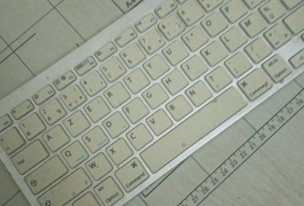 Clavier Bluetooth blanche a vendre