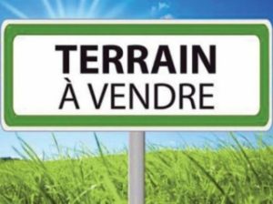 Terrain à vendre a pk 240 m2 a l’angle et face a un parking
