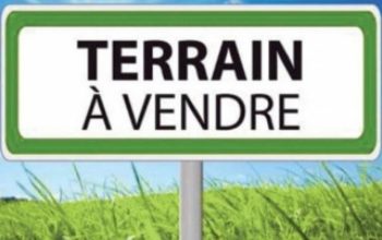 Terrain à vendre a pk 240 m2 a l’angle et face a un parking