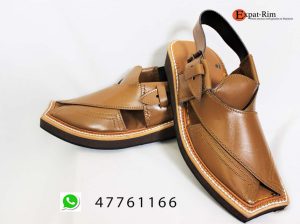 Chaussures en cuir original pointure 44 et 43