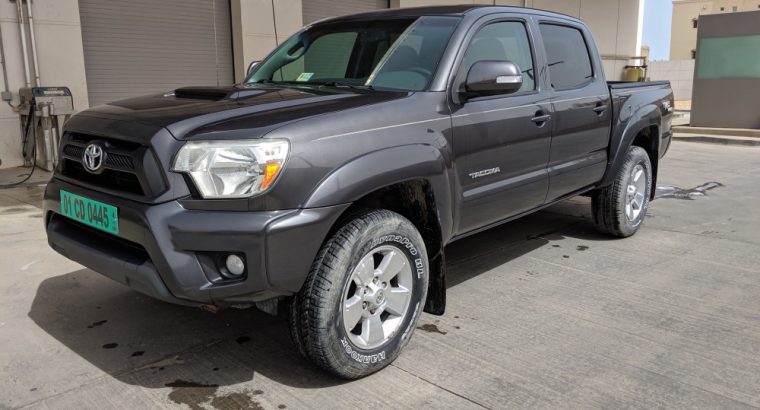 2013 Toyota Tacoma Double Cab 4×4 v6-26,000 km