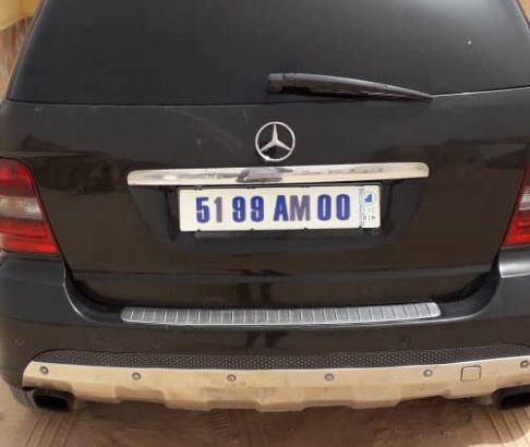 Mercedes ML 320 4Matic A vENDRE Prix 3 500 000 MRO prix à débattre.