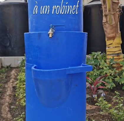 Vend dispositifs de lave mains plastiques