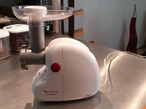 Hachoir Moulinex quasi neuf à 2.300 MRU