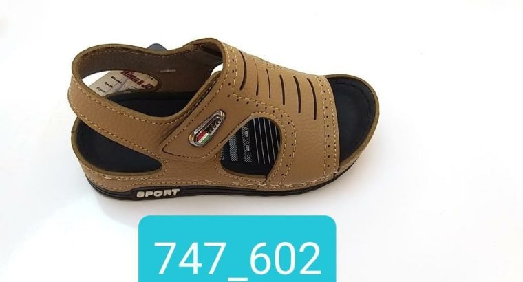 des chaussures pour enfants et et adultes de qualité
