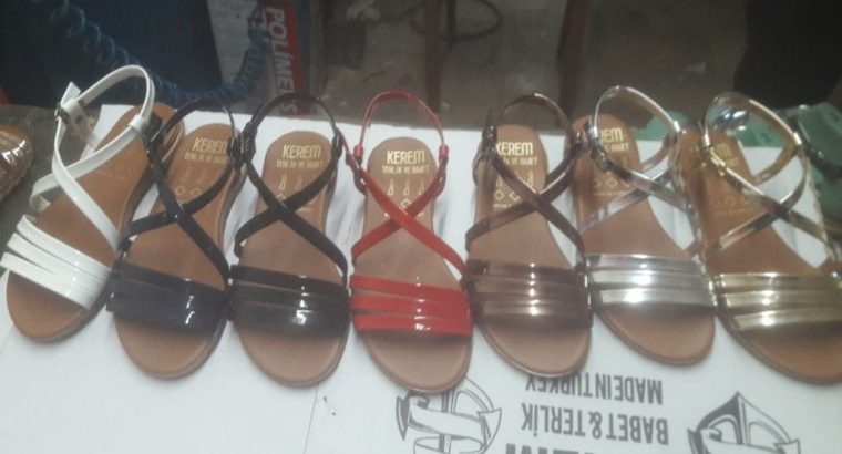 des chaussures pour enfants et et adultes de qualité