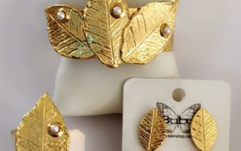 Ensemble chaine et boucle d’oreille très chic et de très bonne qualité
