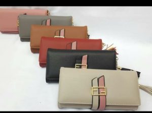 des pochettes pour femmes disponibles chez hawa