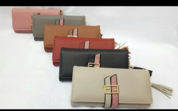 des pochettes pour femmes disponibles chez hawa