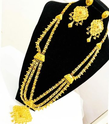 Collier pour femme disponible