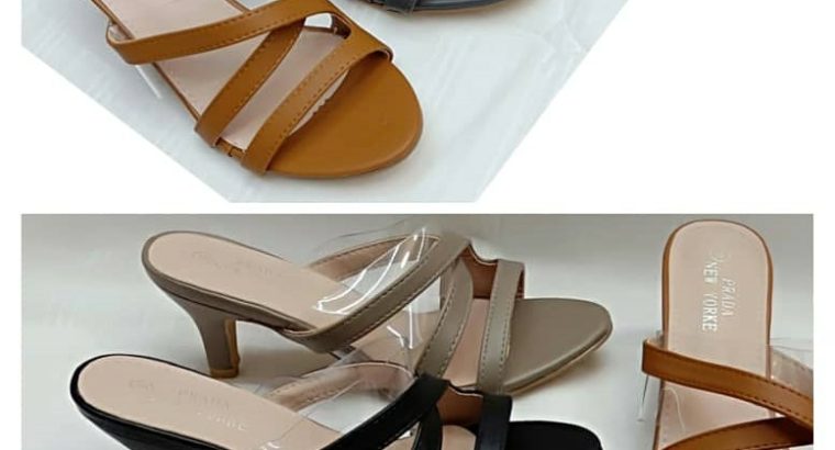 Belle chaussures pour femmes de différentes tailles disponible