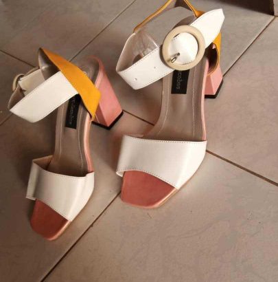 Vente de chaussures pour femmes