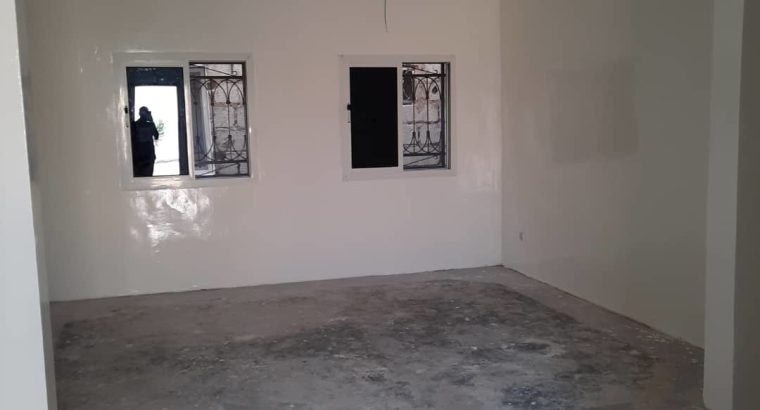 Vente de 3 appartements collés (Moins 100m du goudron)