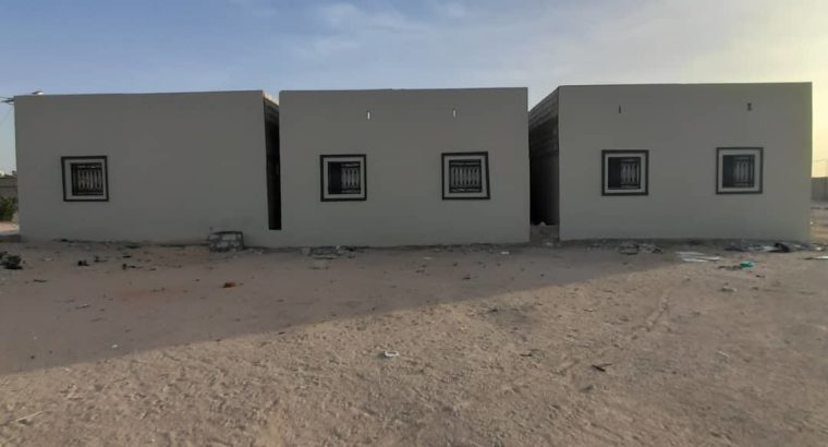Vente de 3 appartements collés (Moins 100m du goudron)