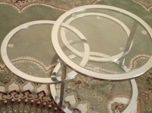 Table gigogne en verre importee