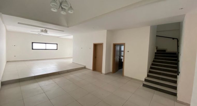 A louer, Maison neuve non meublée Duplex TVZ Nord Est – 4 chambres dont 2 avec Salle de Bain – Lumineux et Propre