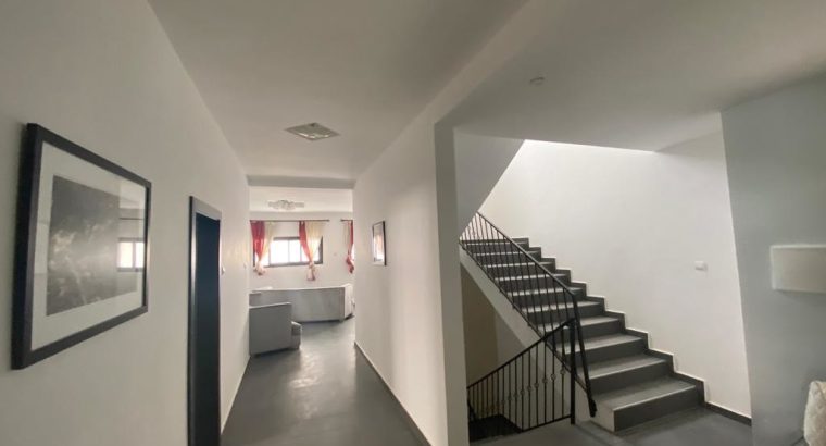 A louer, Duplex haut standing TVZ Nord Est – 4 chambres dont 3 avec Salle de Bain – Lumineux et Propre