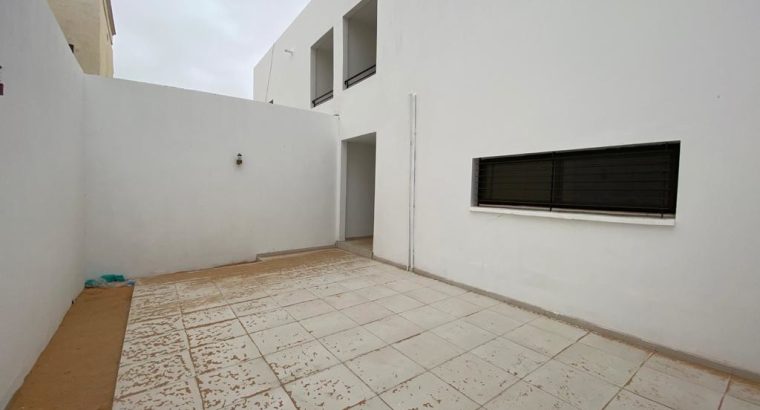 A louer, Maison neuve non meublée Duplex TVZ Nord Est – 4 chambres dont 2 avec Salle de Bain – Lumineux et Propre