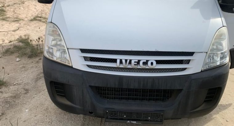 A VENDRE Fourgon: Iveco Daily 2.3 HPT 6 Places 71KW