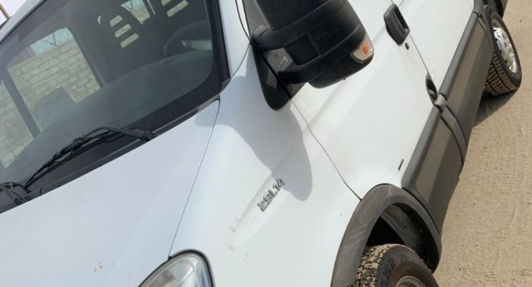 A VENDRE Fourgon: Iveco Daily 2.3 HPT 6 Places 71KW