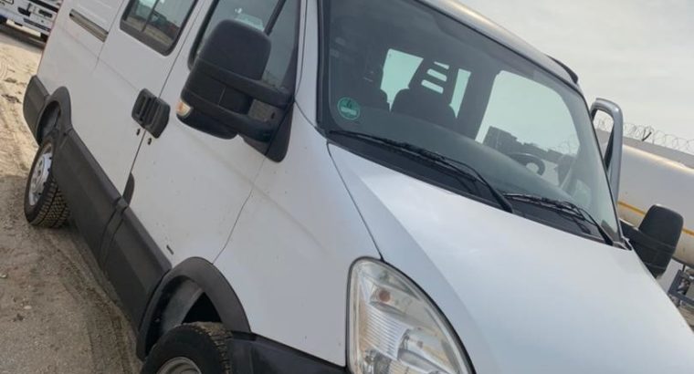 A VENDRE Fourgon: Iveco Daily 2.3 HPT 6 Places 71KW