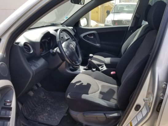 Vends Toyota RAV4, modèle 2008 4WD