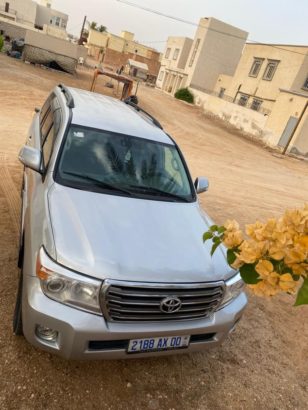 toyota land cruiser v8
