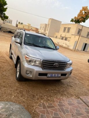 toyota land cruiser v8