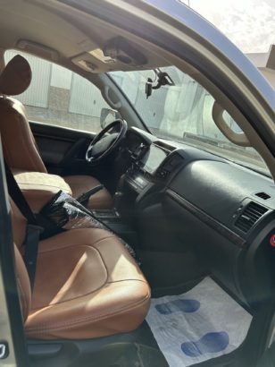 toyota land cruiser v8