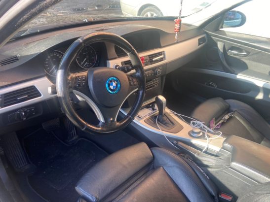 Voiture BMW 325d LCI
