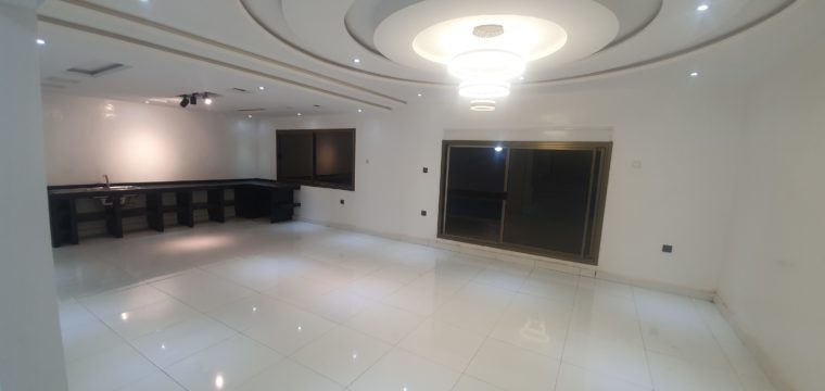 Jolie villa neuve avec piscine à louer (bonne finition)