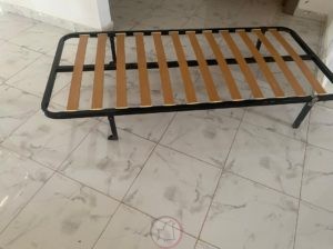 À vendre un lit une place