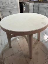 Table plastique démontable à vendre